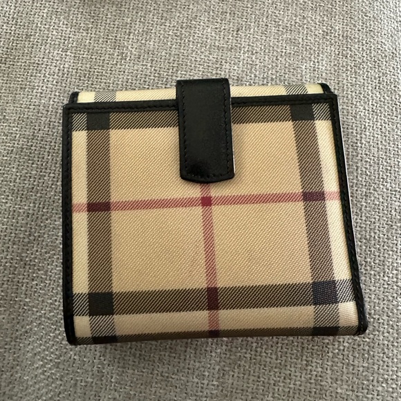 Burberry nova check bifold wallet. Authentic. - Picture 4 of 8